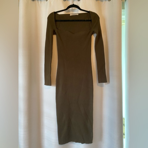 One Grey Day X Revolve Olivia Midi Dress Hunter - Picture 4 of 8